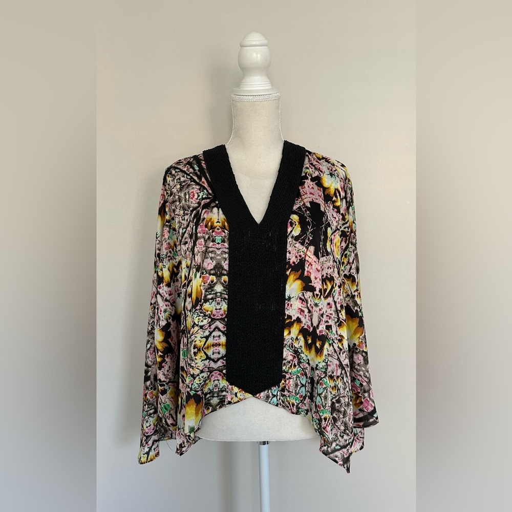 EUC T Bags Los Angeles Beaded V Neck Kimono Split Sleeve Flowy Blouse Top SM